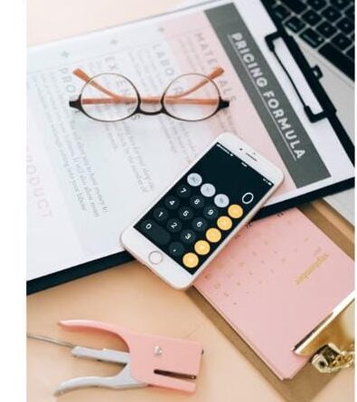 Calculator and pricing formula illustrating website cost in Lebanon